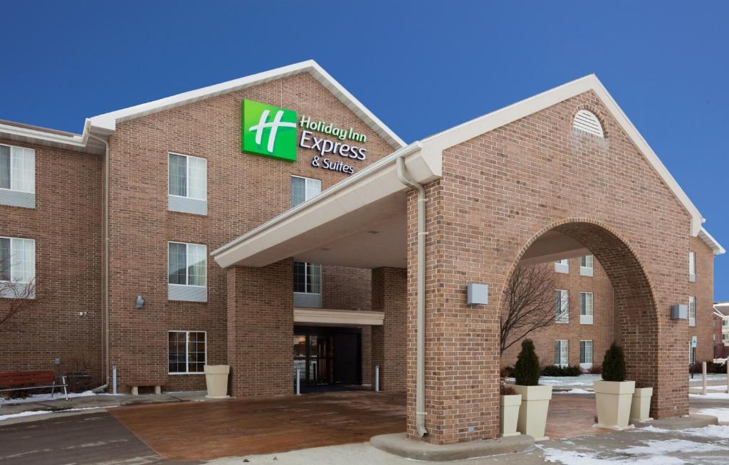 Holiday Inn Express Hotel & Suites Sioux Falls At Empire Mall an IHG Hotel Main image 1